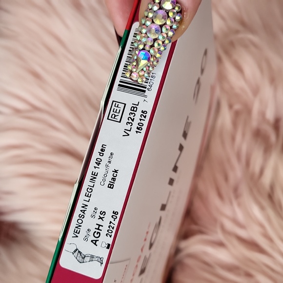 SALE!! Brand New VENOSAN MEDICAL COMPRESSION STOCKINGS-XS - Picture 4 of 6